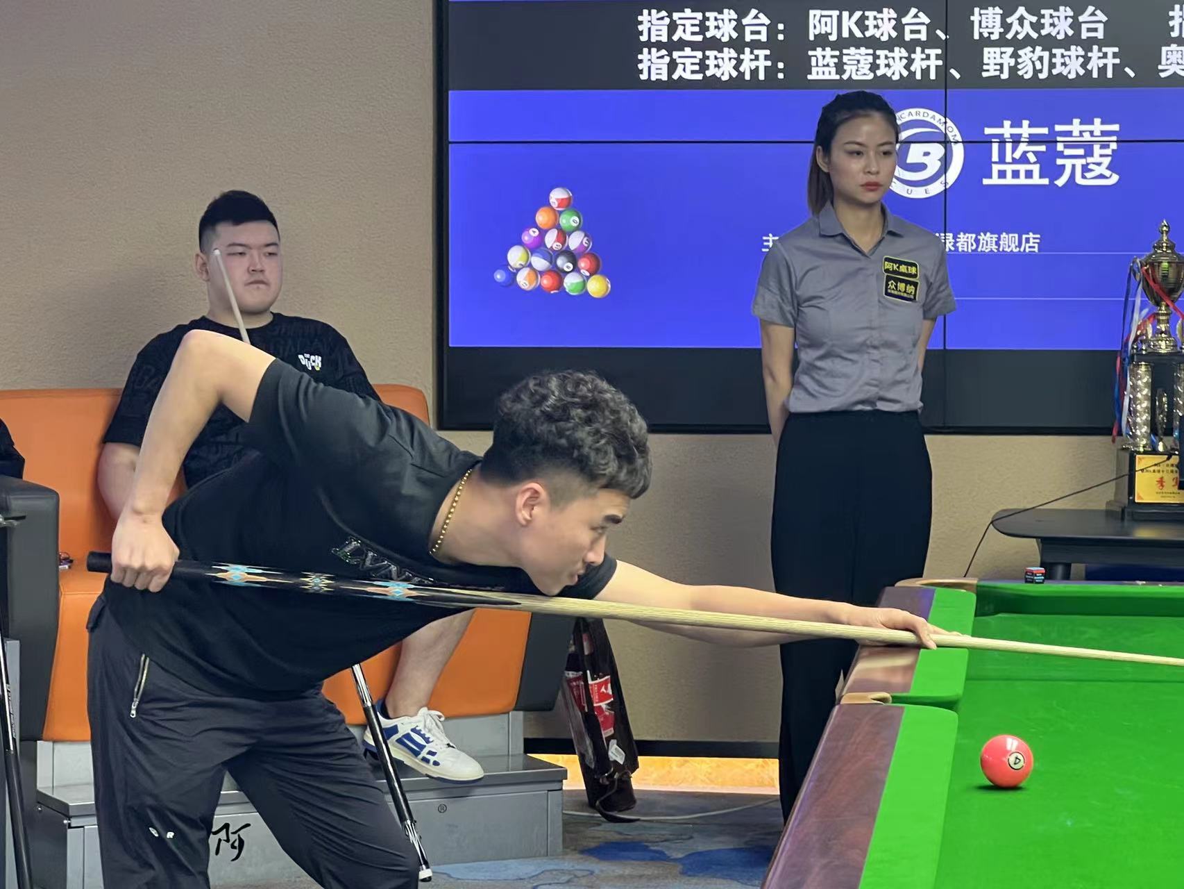 确模板中 确模板中